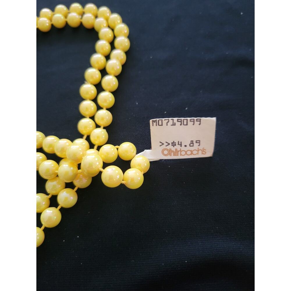 Vintage 3 strand 3 dif size Yellow beads Necklace Gold Tone Clasp 30" Nice - Picture 4 of 10